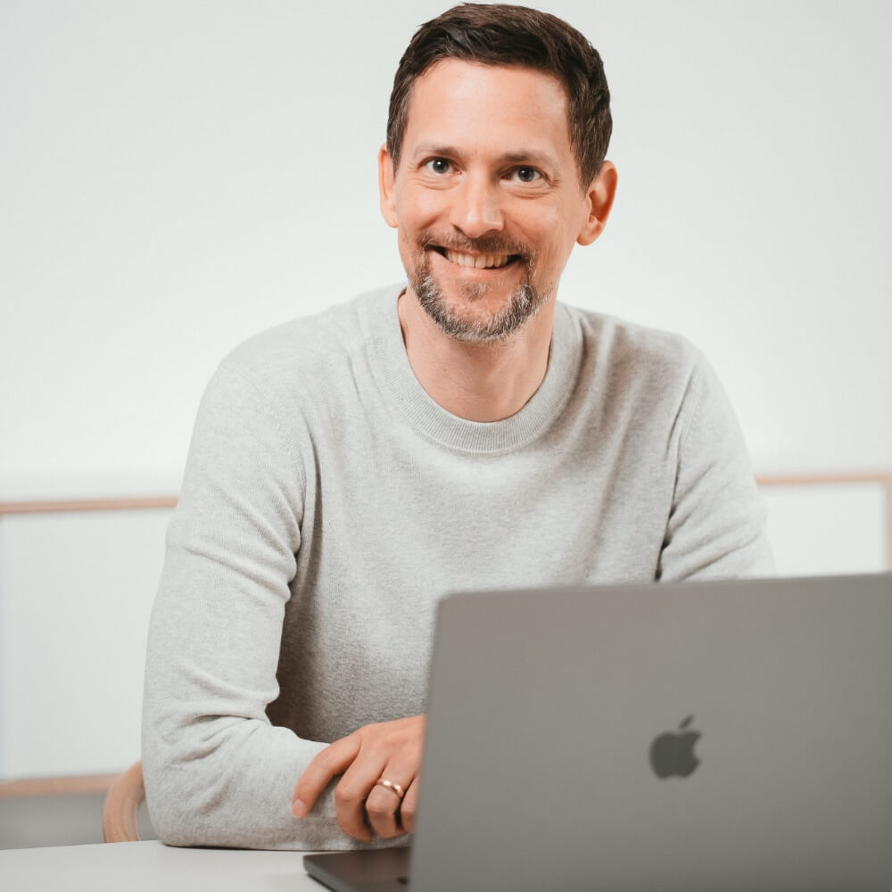 Michael Baierl am Computer